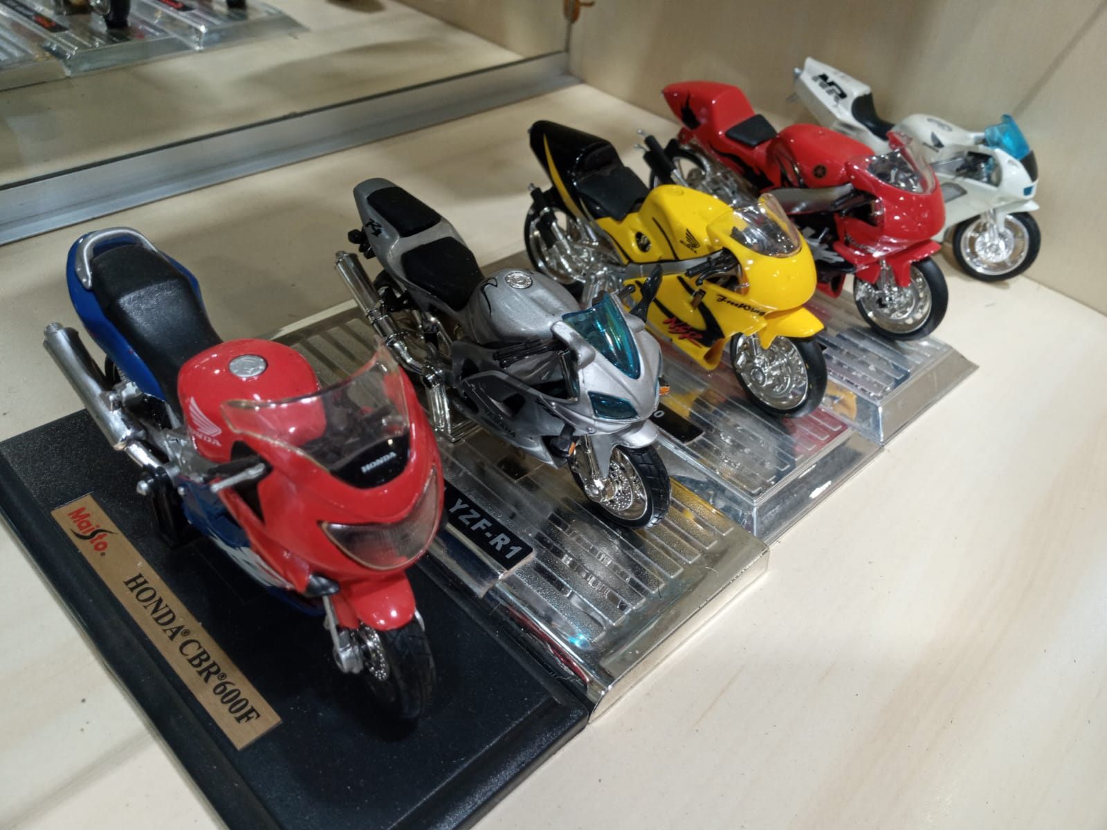 Miniaturas de motos colecionáveis